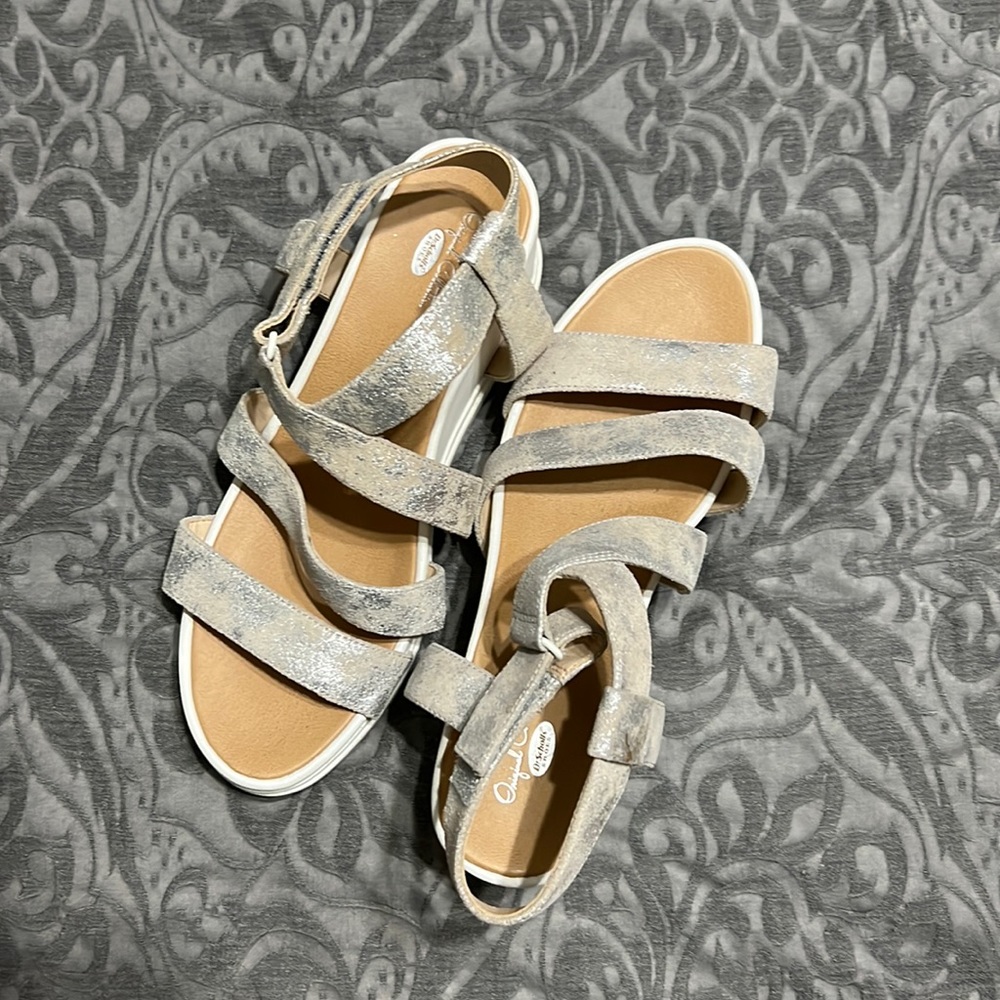 9.5 Dr. Scholl’s Social Wedge Sandal